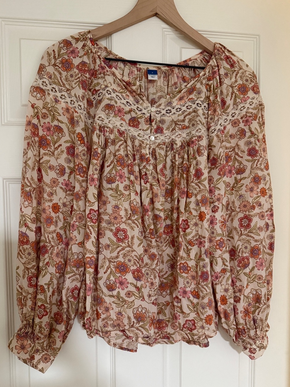 Floral Top Lace Details size Small